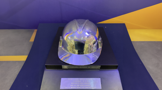 An image of Mulatos' Silver Helmet Award